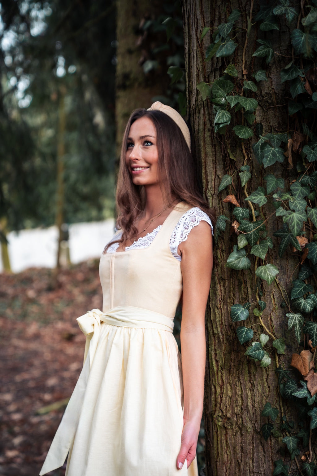 Gelbes Dirndl aus Baumwolle & Leine