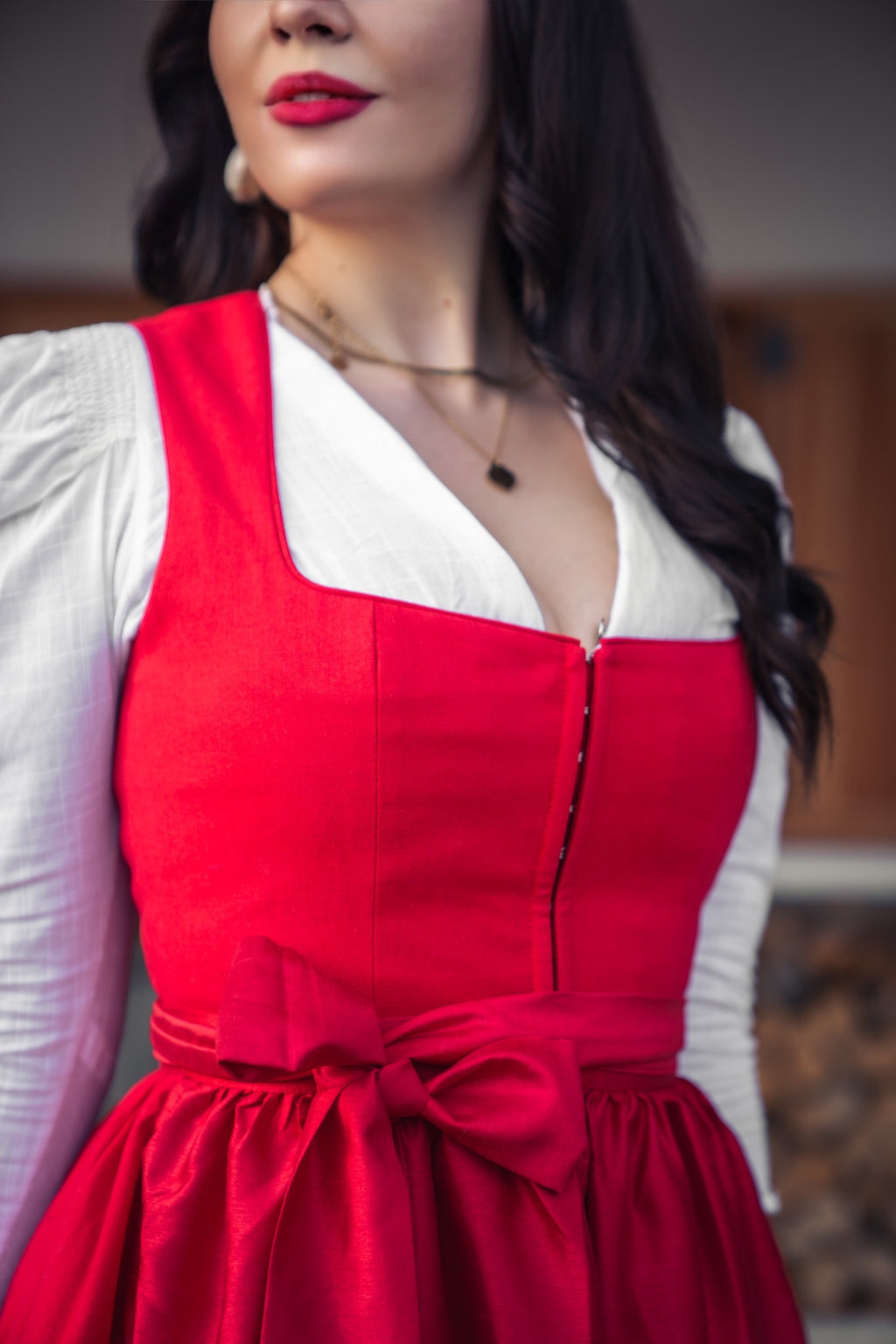 Rotes Dirndl aus Baumwolle & Leinen