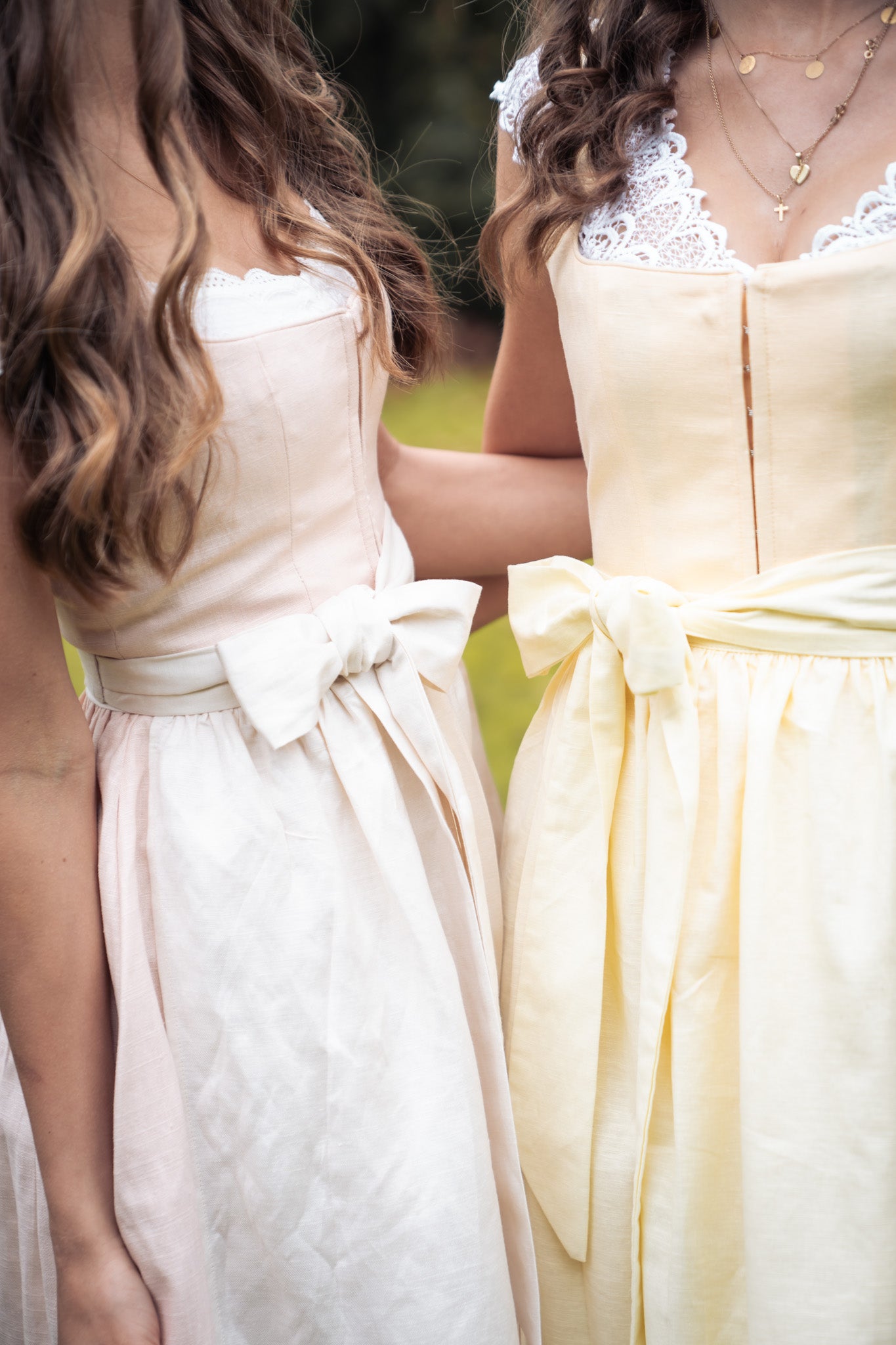 Gelbes Dirndl aus Baumwolle & Leine