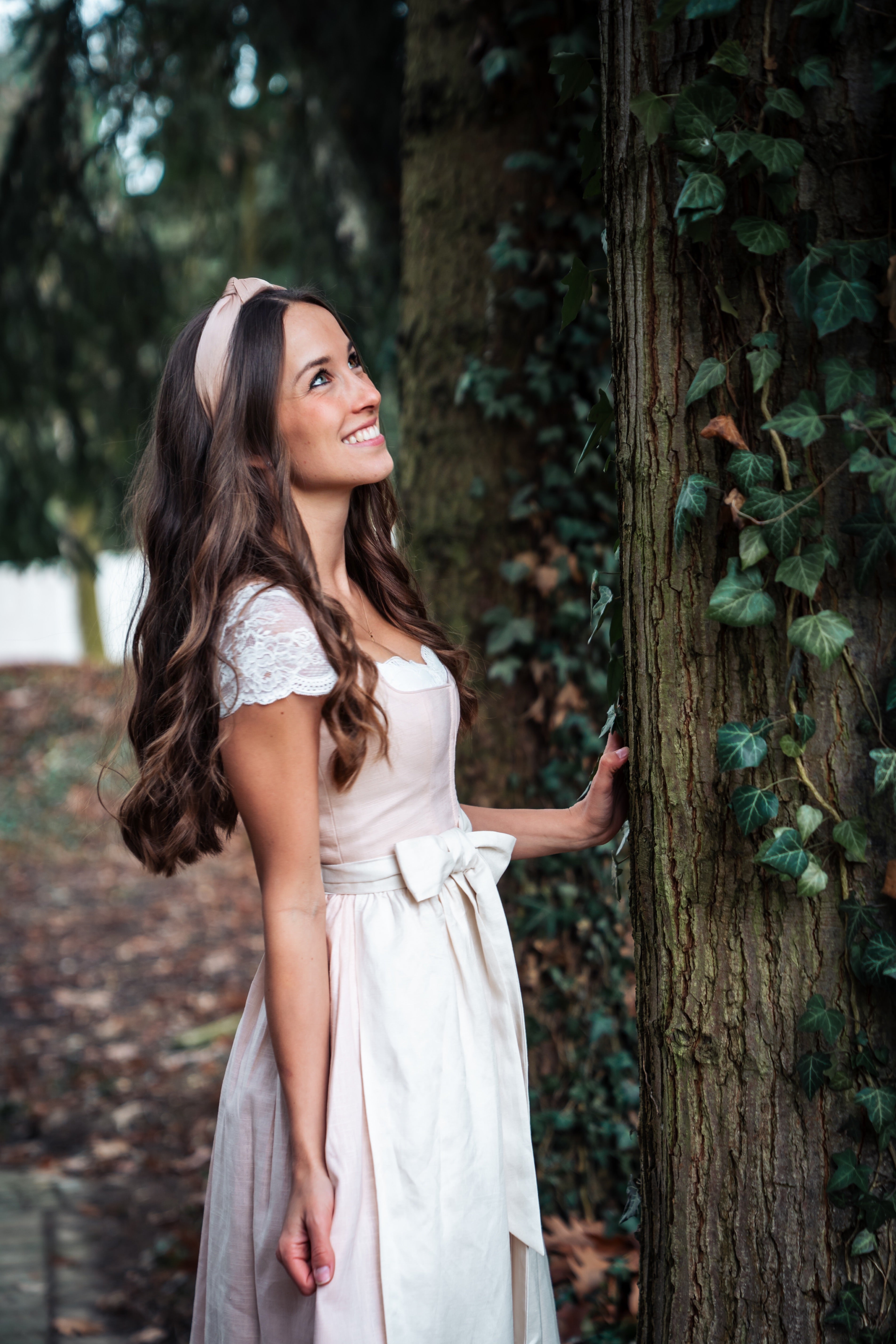 Rosa Dirndl aus Baumwolle & Leine